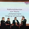 Das Hydraulikfrühstück, dieses Jahr im Hallstadter Kulturboden, bot neben Fachvorträgen auch eine spannende Podiumsdiskussion.
