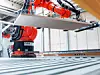 Im Zusammenspiel mit dem Kuka-Roboter arbeitet die Handhabungslösung vollautomatisch.