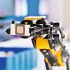Roboter mit Greifer,