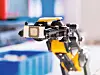 Roboter mit Greifer,