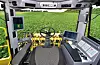 In der Fahrerkabine des Vollernters Tiger 6S von Ropa hat der Landwirt alle digitalen und mechanischen Steuerungsfunktionen im Blick.